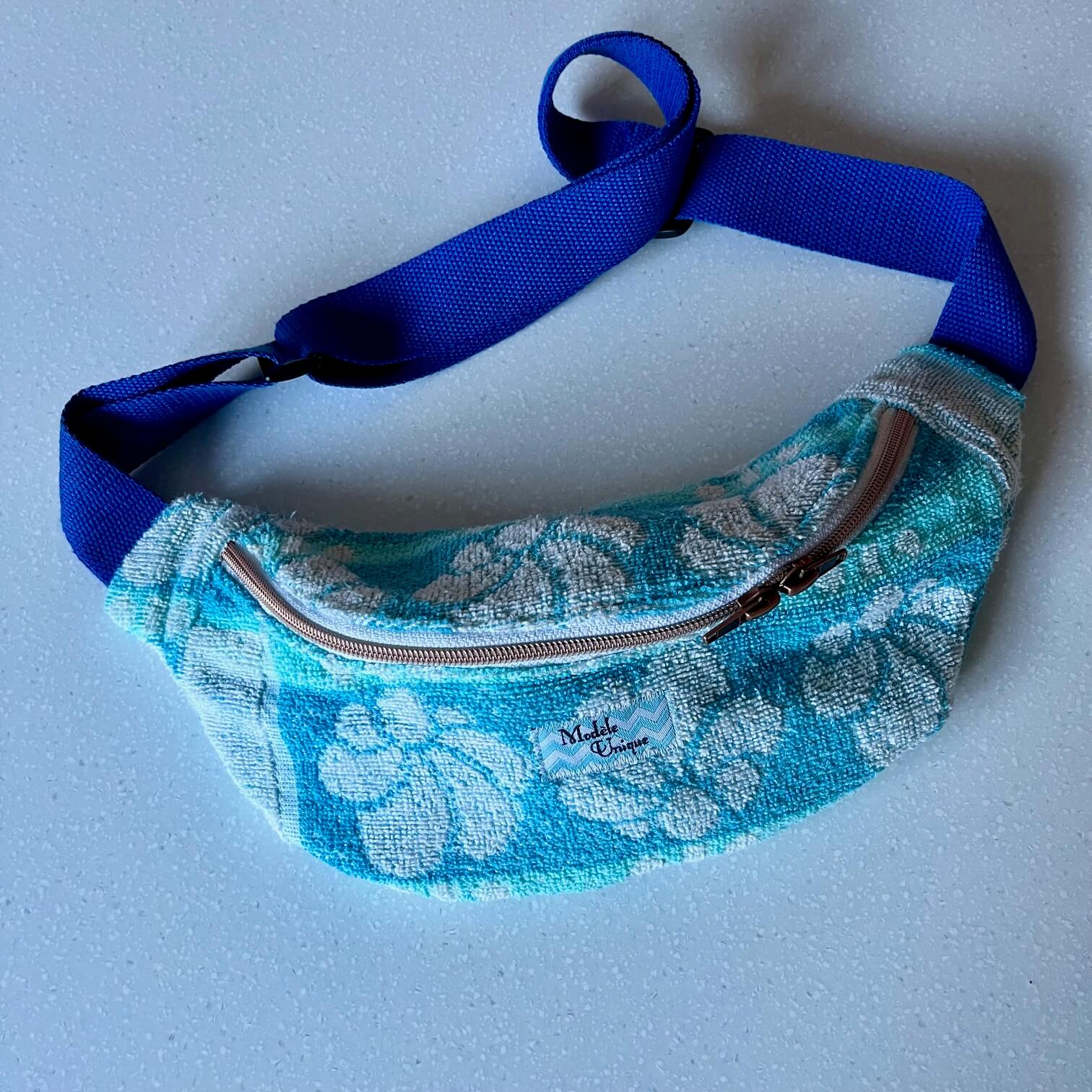 Banane éponge bleue